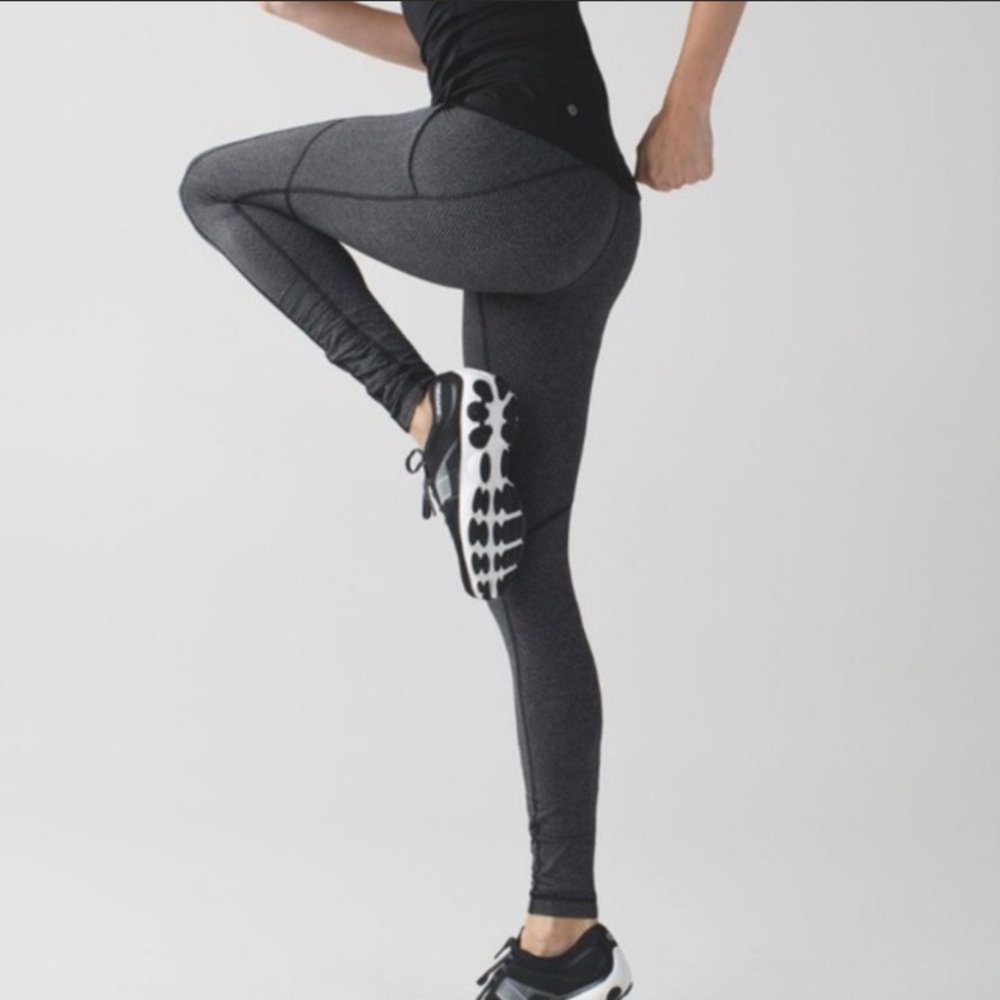 LULULEMON Heather grey, mid rise, knit leggings.